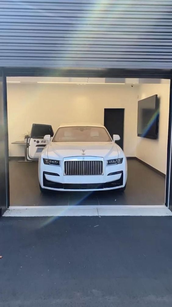Rolls-Royce Phantom Car aesthetic | Cool cars | car wallpapers