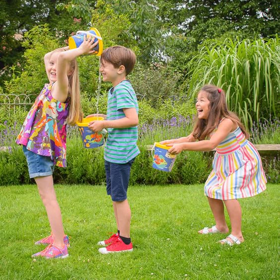 waterspelletjes met emmertje