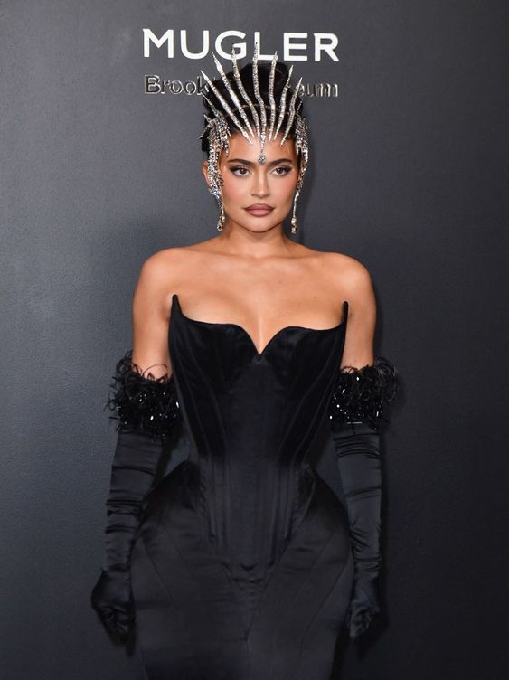 Kylie Jenner HD Photos, Wallpapers, Images Kylie Jenner