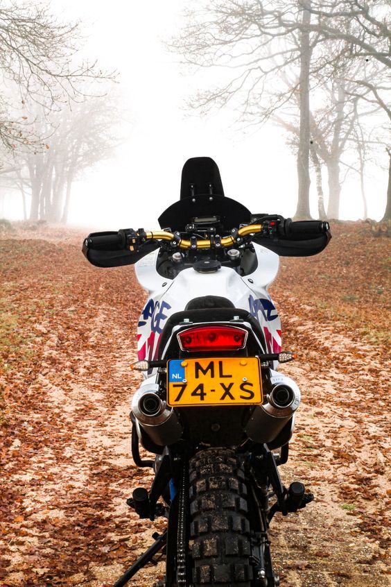 ’90s Rally Resto: Suzuki DR650 by RH Motorcycles – BikeBound