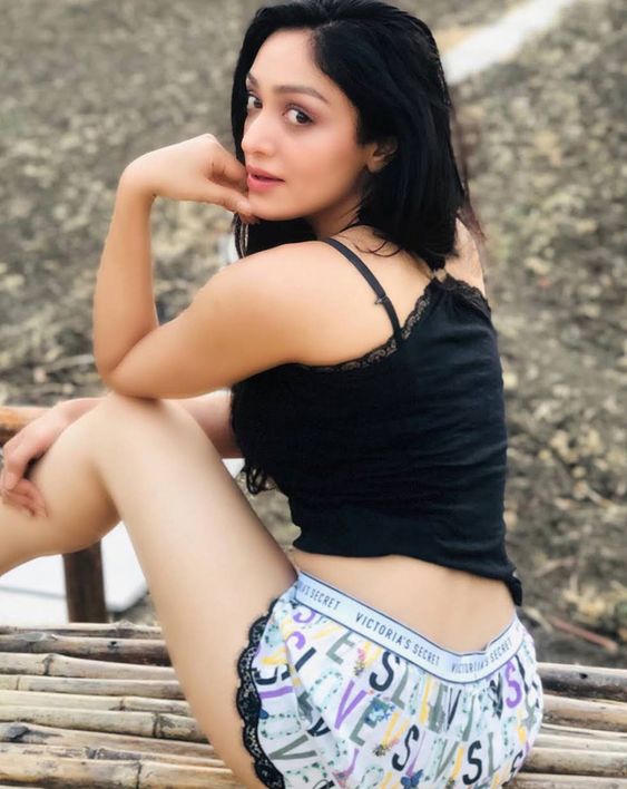 Bollywood actress Khushali Kumar hot images wallpapers