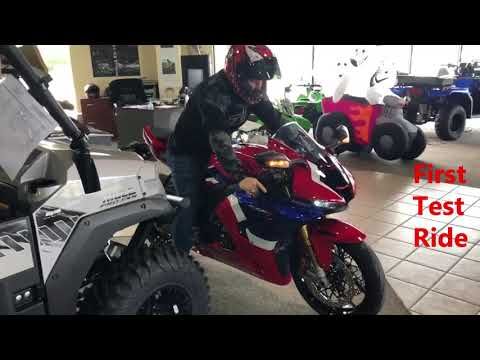 2021 Honda CBR1000RR-R FIREBLADE SP walk-around & test ride