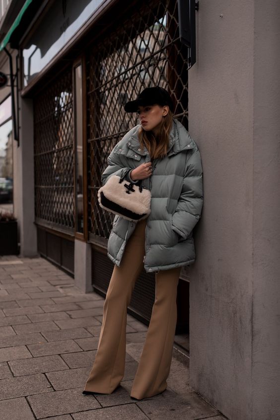 Der Style hier ist sehr rough, cool und on point, genauso wie mein heutiges Outfit. Gerade durch meine neue "Puff Jacket" in Mint, wird der eigentlich...