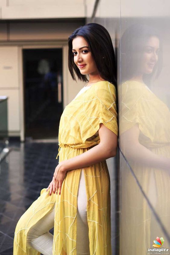 Catherine Tresa Photos - Telugu Actress photos, images, gallery, stills and clips - IndiaGlitz.com