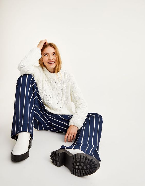 Gli Arcani Supremi (Vox clamantis in deserto - Gothian): Trend alert and must have for 2018: cropped pants, high waist bootcuts, culottes, wide leg pants, flared, ankle boots, flounce pants, fringed bottoms, splitted pants, popper pants. Tutte le alternative ai vecchi skinny