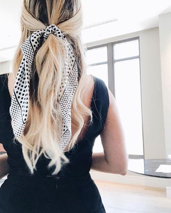 Lenço no cabelo - Verão 2019: atualize o look com 7 tendências em acessórios