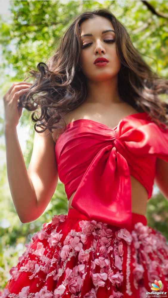 Catherine Tresa Photos - Telugu Actress photos, images, gallery, stills and clips - IndiaGlitz.com