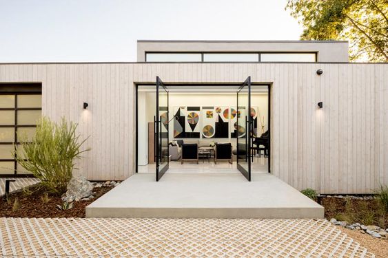 This Bridge House Spans Over A Small Stream In Los Angeles