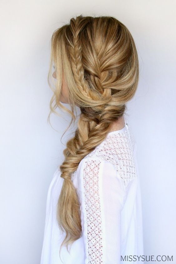 82c26b4e43ef87a0d1cb1f4951d9de91 Side swept Dutch braid hairstyle social ornament