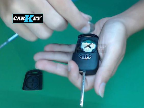 thay pin chìa khóa ô tô KIA thay pin chìa khóa ô tô KIA