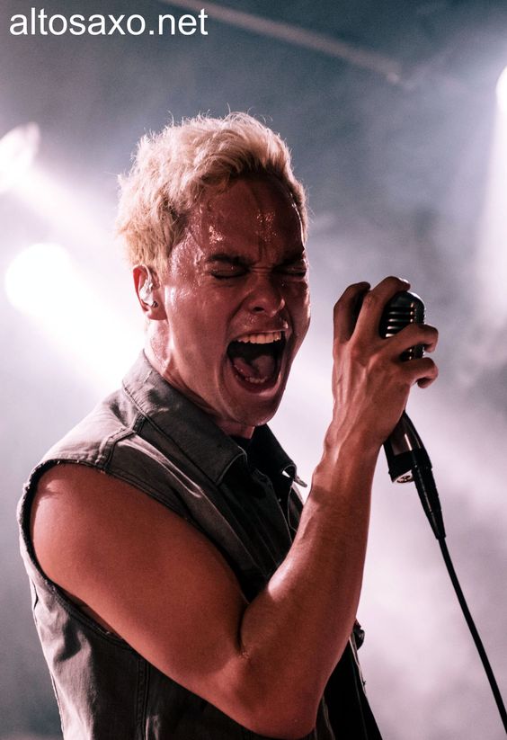 Coldrain band