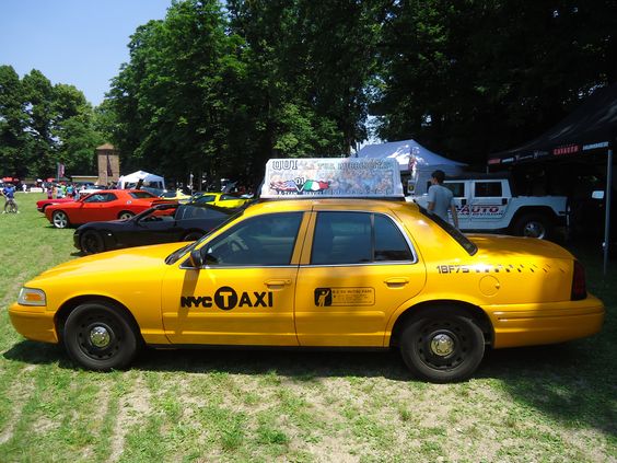 New York taxi in Autodromo di Monza "raduno USA cars" By.... 01a-teamservice.com