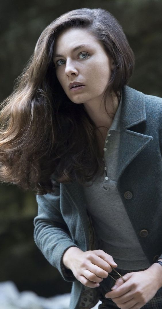 Alexa Davalos