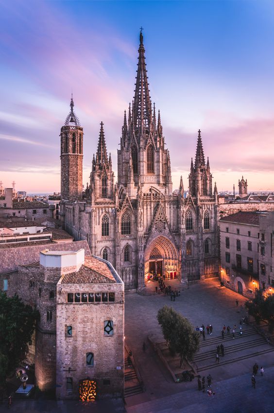 Barcelona has many amazing views but i suggest this one from the rooftop bar across from the cathedral. #travel #ttot #nature #photo #vacation #Hotel #adventure #landscape http://bit.ly/2GTUSuB
