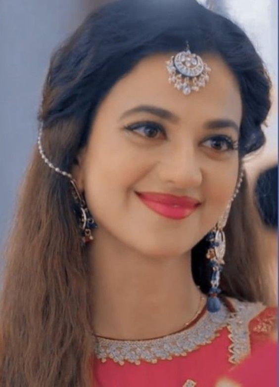 Shruti sharma as shayari in yeh jadu hai jin ka Co star - Shehzada Singh Dhami Writer - Gul Khan
