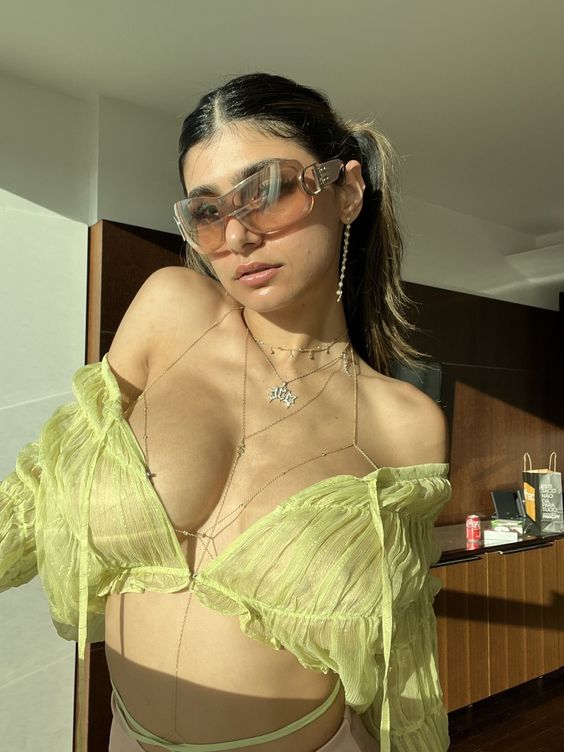 mia-khalifa-hot