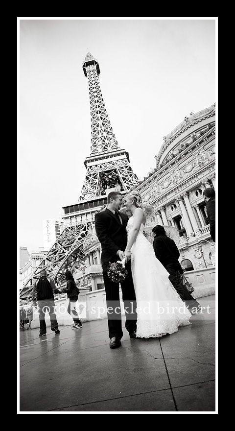 Las Vegas Wedding Pictures Eiffel Tower Want This Photographer Las Vegas Wedding Pictures Eiffel Tower Want This Photographer We Re Getting Married Pinterest Weddings And