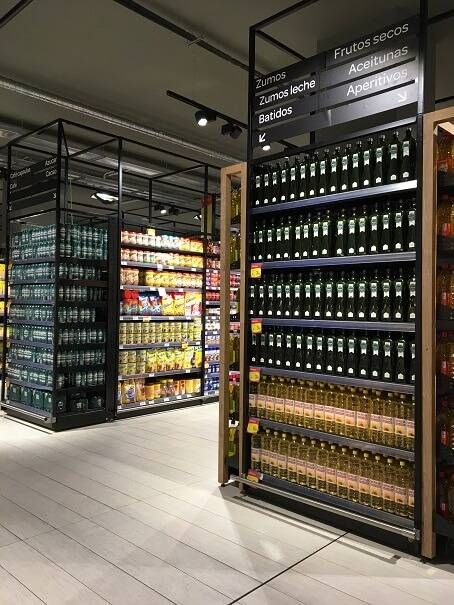 Store Of The Week Carrefour Market Tcc Global Tiendas Exhibicion De Producto Estanterias Metalicas
