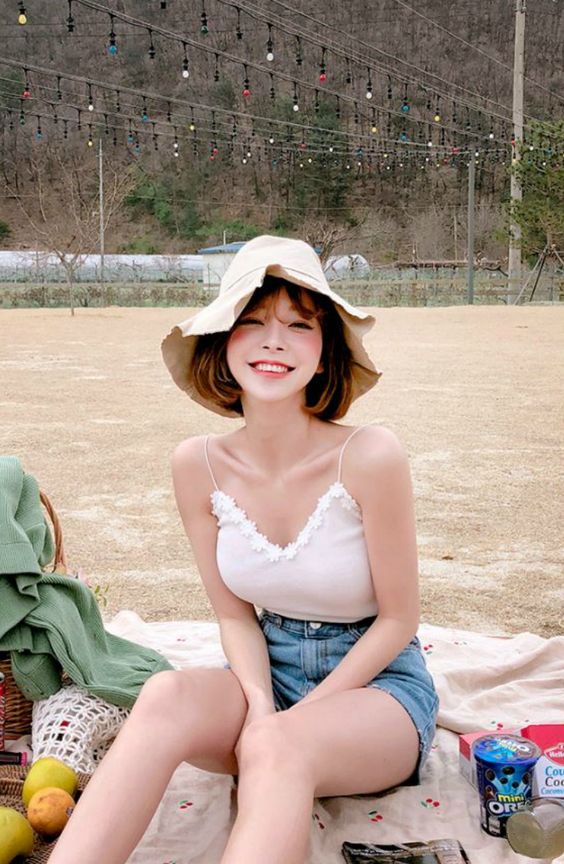 chuu - Flower-Lace Trim Knit Camisole Top #koreanfashion #lace #chuu
