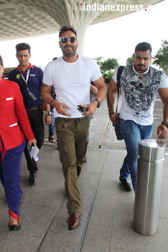 Celeb spotting: Janhvi Kapoor, Kriti Sanon, Anushka Sharma and others