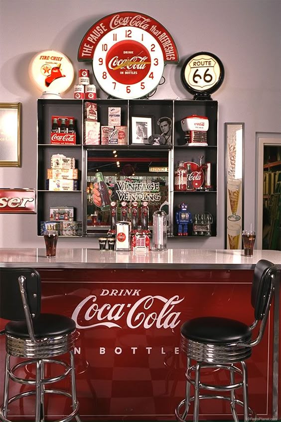 VINTAGE STYLE ROUND COCA COLA SIGN Coke Soda Pop Restaurant Retro Diner Decor VINTAGE STYLE ROUND COCA COLA SIGN Coke Soda Pop Restaurant Retro Diner Decor