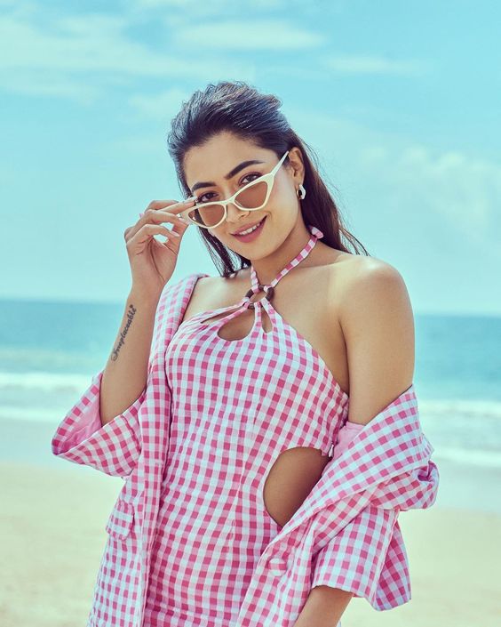 Rashmika Mandanna Fans Army TN on Twitter: "😻 @iamRashmika 😻 #RashmikaMandanna 🥰😍😘🤩 https://t.co/Lan57s0J0E" / Twitter