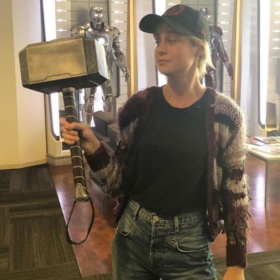 Captain Marvel\'s Brie Larson & Thor: Love and Thunder star Natalie Portman\'s banter over Mjolnir is UNMISSABLE