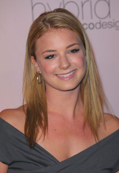 Emily VanCamp Photostream