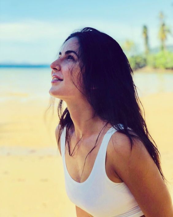Katrina kaif Follow @aRchit3298 on Twitter #beautiful #hot #traditional #fashion #beauty #cute #adorable #style #glamour #gorgeous #stunning #hotness #hottest #smile #sexy #bollywood #hollywood #success #pretty #life #daily #fitness #yoga #princess