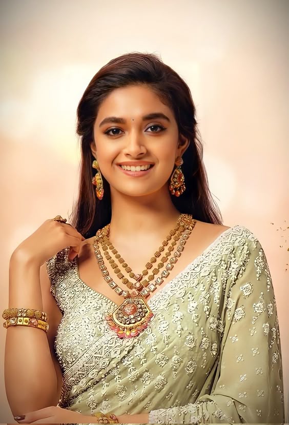 Keerthy Suresh - Jos Alukus