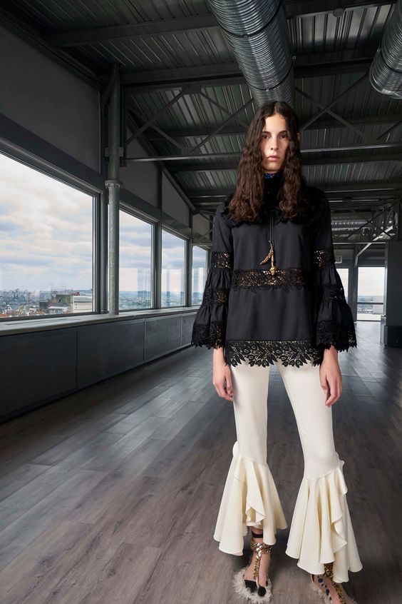 Giambattista Valli Resort 2019 Paris Collection - Vogue
