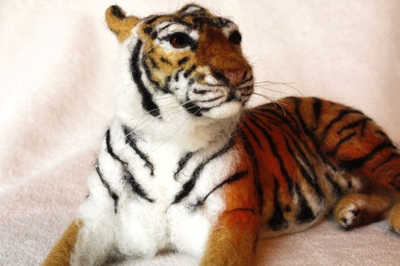 Needle felting Tiger Tiger of Amur Siberian por MinzooNeedleFelting