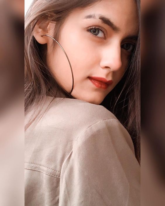 Neha Jethwani on Instagram: โEverybody is watching her but she is looking at uh๐โจโ