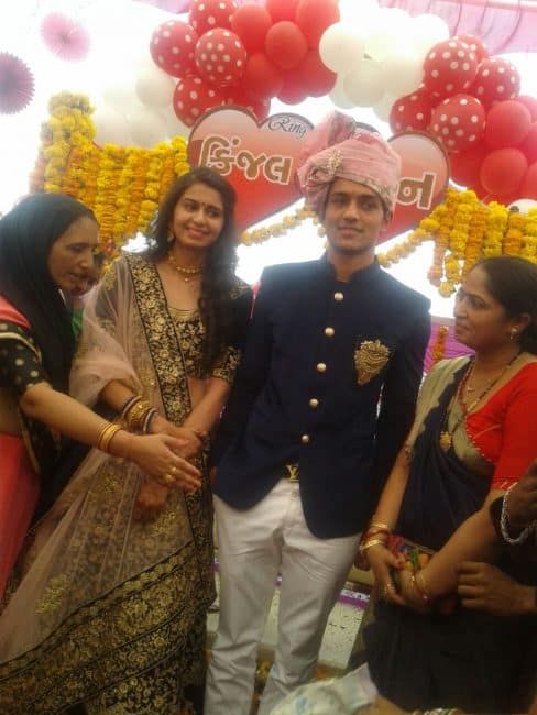 Kinjal Dave Engagement with Pawan. Kinjal Dave Engagement Photo Viral