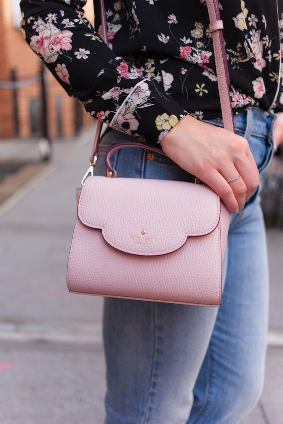 scalloped kate spade bag // carlyahill.com