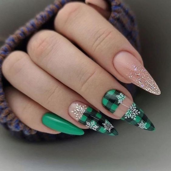 Green Christmas nails