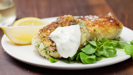 Crabcakes and football — that\'s what Maryland does!