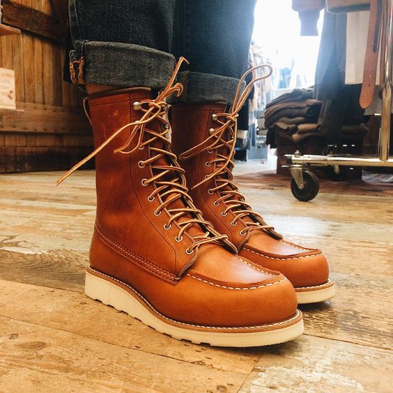 Red wing Chukka boots