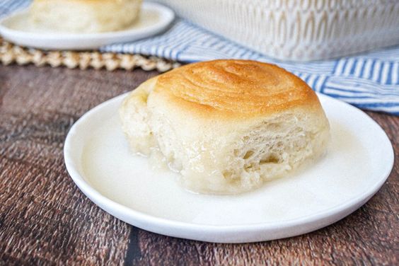 Pani Popo (Samoan Sweet Coconut Buns)