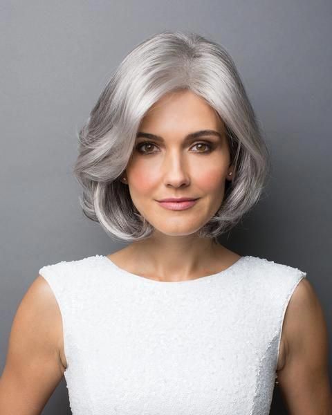 Amal Color Shown Silver Stone Dalecolorylowlights Color De Cabello Platinado Cabello Corto Plateado Cabello Canoso