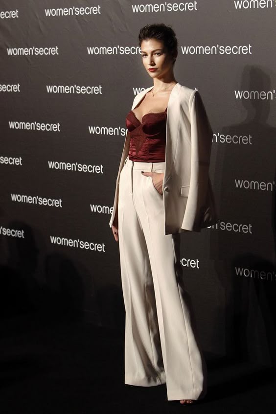 El Fashion show de Women´Secret con canción incluida - Ãrsula Corberó