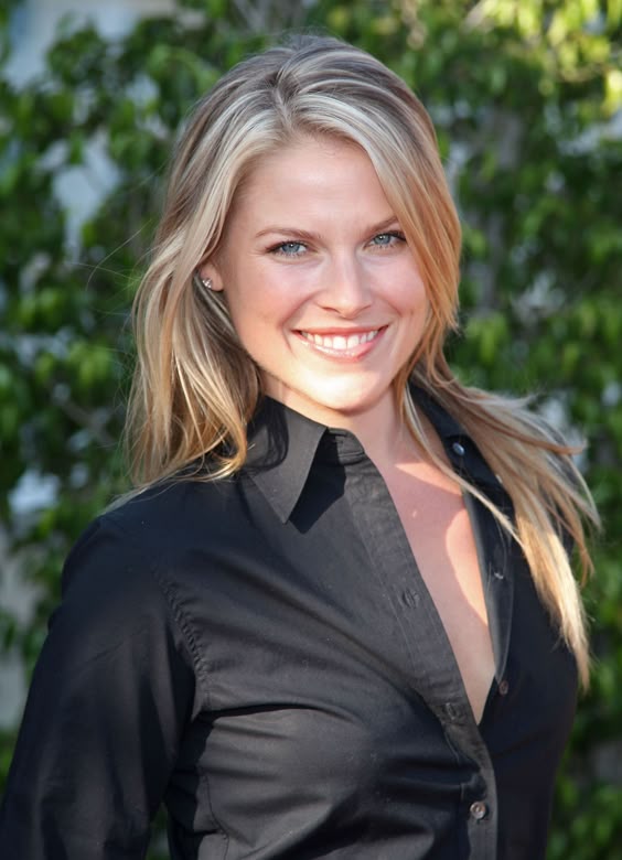ali-larter – Microsoft Store