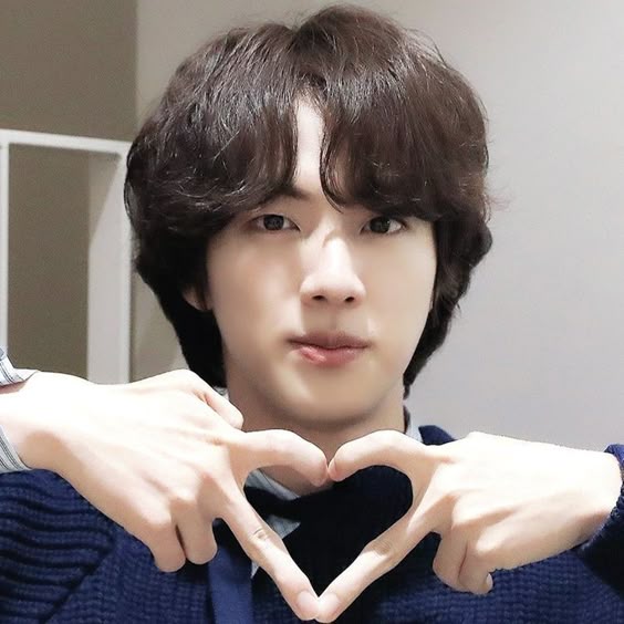 HAPPY BIRTHDAY TO OUR MOON 🌙