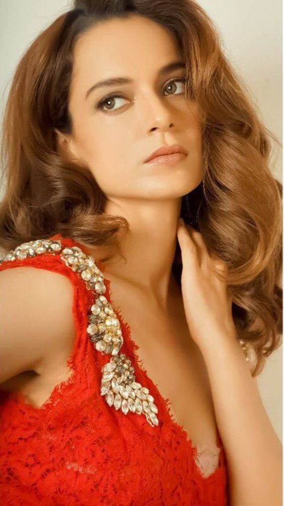 Kangana Ranaut Flaunts Everyone With Her Hot Red Sexy Gown