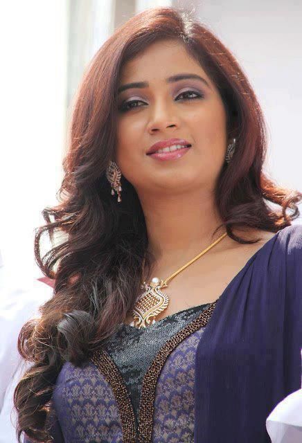 angel-rai-singer-hot