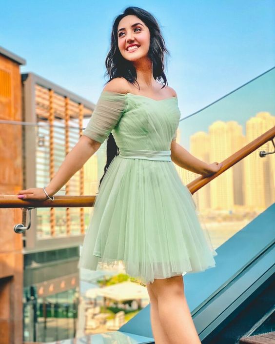 Take Lessons from Jannat Zubair, Avneet Kaur And Ashnoor Kaur\'s Personal Style! | IWMBuzz