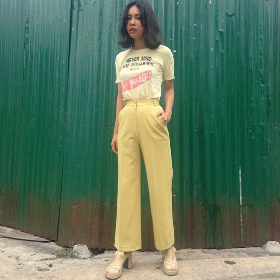 yellow wide trousers, t-shirt. bellblackdog