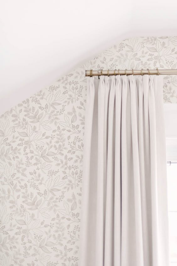 A Sophisticated and Whimsical Little Girl’s Room