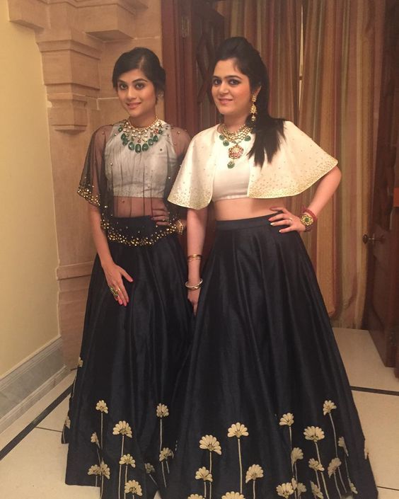 10 Alluring Indo Western Engagement Dresses For The Bride To Be -2018