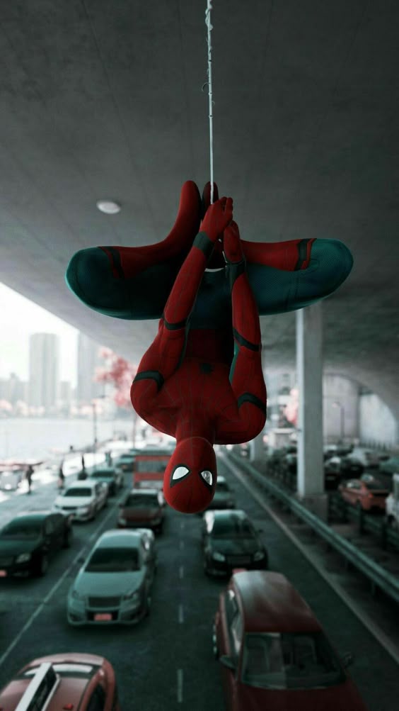 Fotos De Tom Holland - Como Spiderman